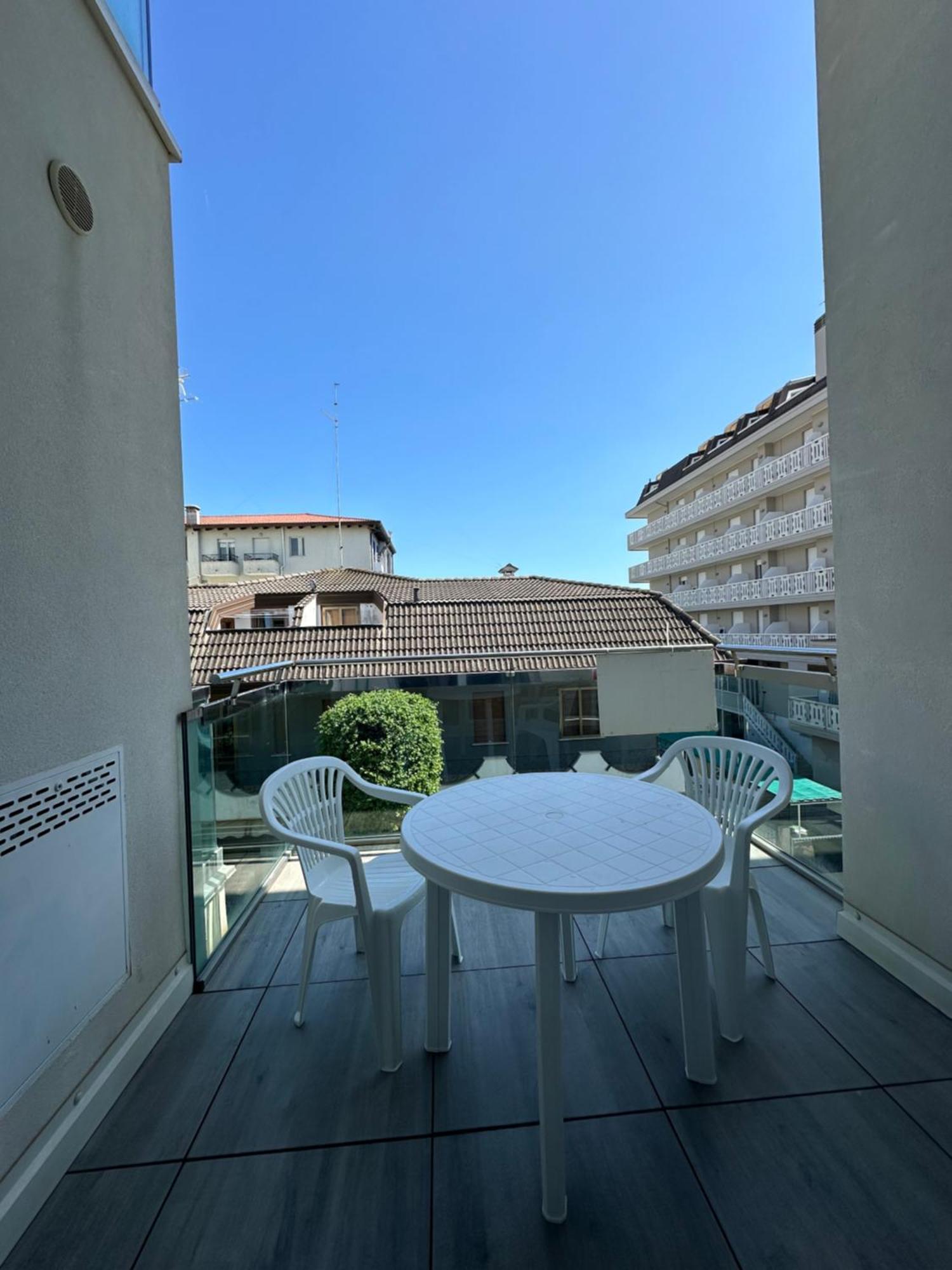 Marconi Apartment *